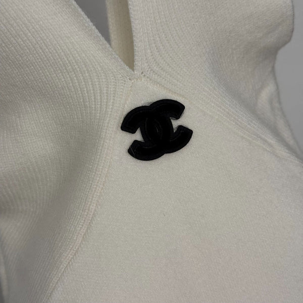 CC Patch Deep V-neck Hip-hugging Knitted Suspender Dress