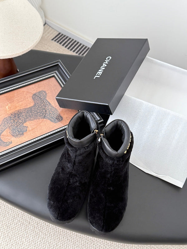 CC 25K Black Furry Ankle Boots 507928