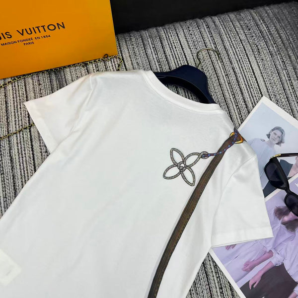 LV 25Ss Monogram 3D Crossbody Bag Metal Chain White Cotton T-Shirt