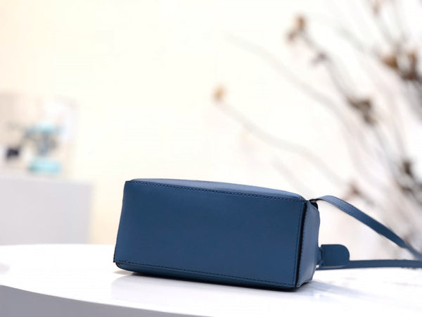 BORSA LOE MINI 18 PUZZLE IN PELLE DI VITELLO BLU NAVY