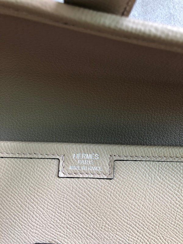 HM Jige 29 Almond White Epsom 229078