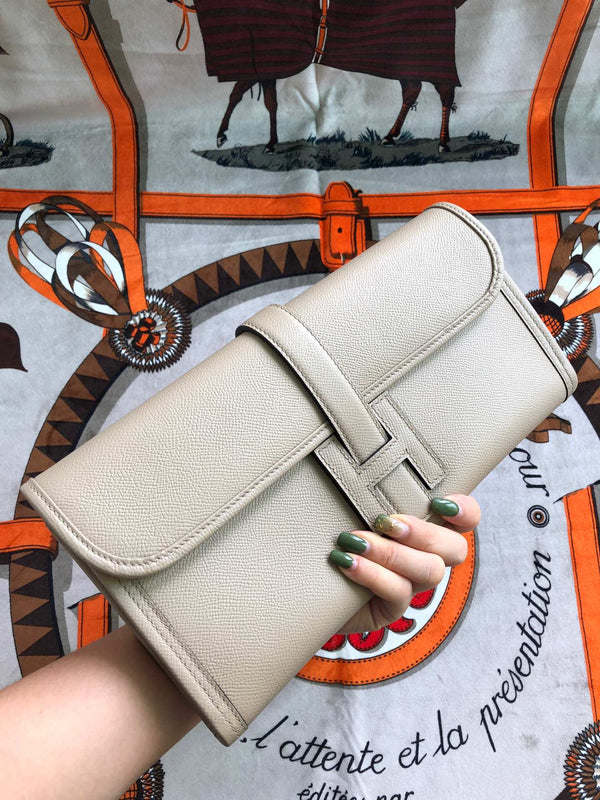 HM Jige 29 Almond White Epsom 229078