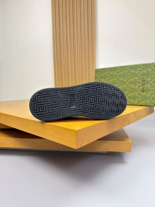 GG SNEAKER BLUE NAPPA LEATHER 194570