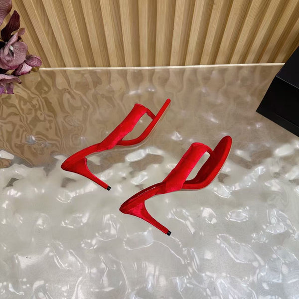 Alaïa Boudoir 90 Velvet Thong Sandals Red Velvet