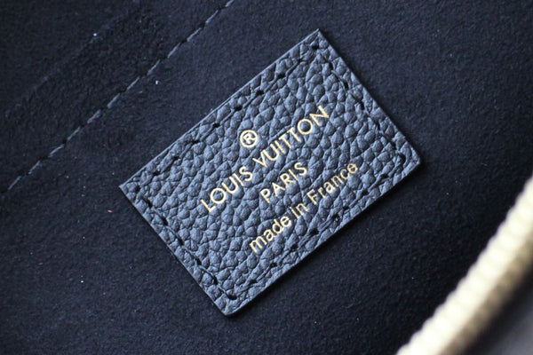 LV M62048 Daily Pouch Black Monogram Canvas & Cowhide