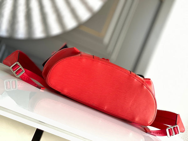 ZAINO PICCOLO LV x SUPREME CHRISTOPHER 47 IN PELLE DI VITELLO EPI ROSSA