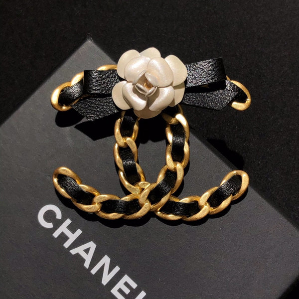 CC Brooch Gold 158839