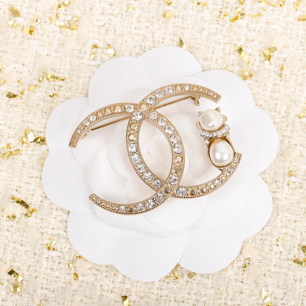 CC Brooch 157267