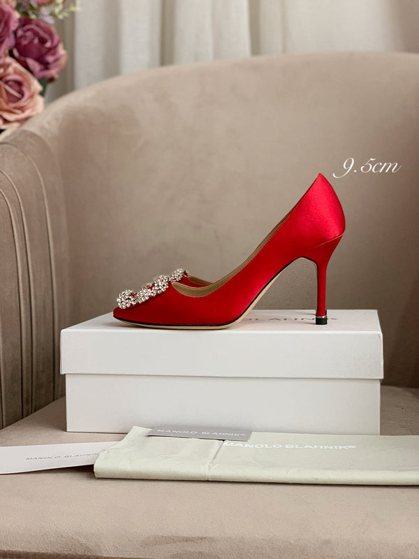 Hangisi Red Satin Crystal Embellished Pumps 700531