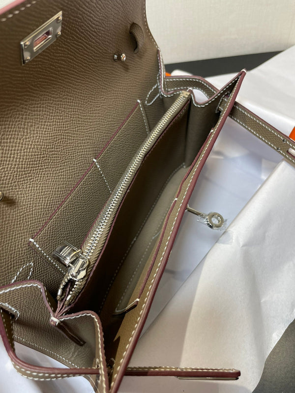 kelly woc 20.5 etoupe epsom silver hardware