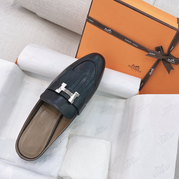 HM Buckle Tassel Mule Black Goat Leather 348025