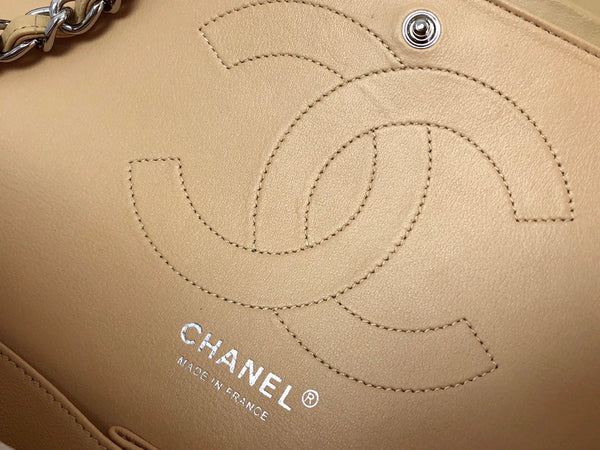 borsa a patta jumbo 30 beige chiaro in pelle di agnello con finiture in argento