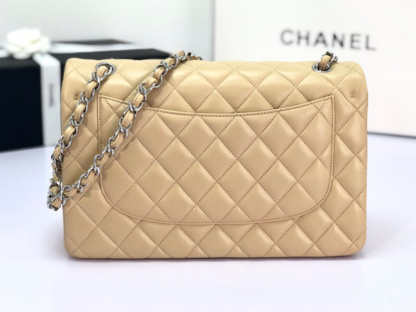 borsa a patta jumbo 30 beige chiaro in pelle di agnello con finiture in argento