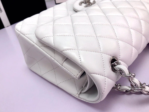 flap bag jumbo 30cm white lambskin silver hardware