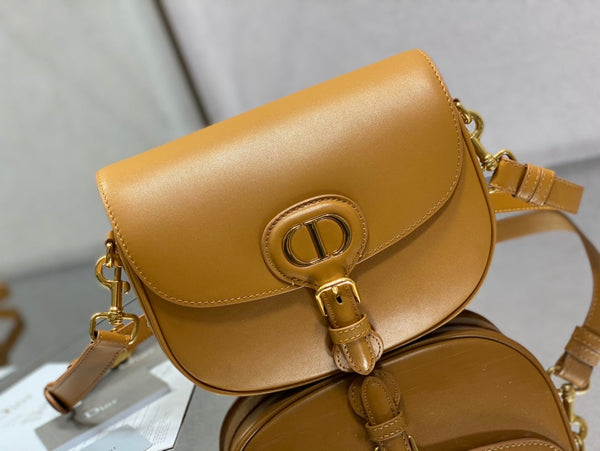 MEDIUM CD BOBBY 22CM BROWN CALFSKIN GOLD HARDWARE