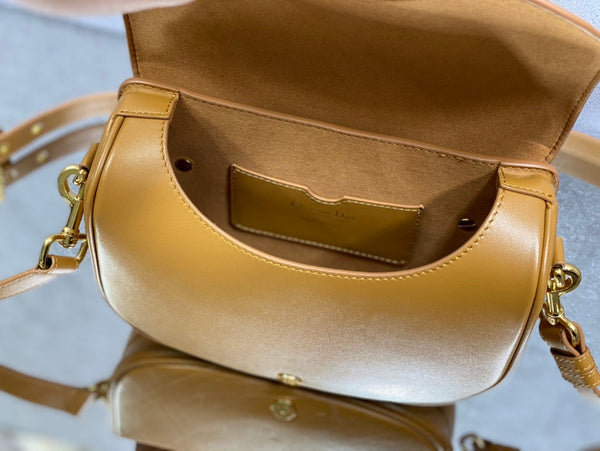 MEDIUM CD BOBBY 22CM BROWN CALFSKIN GOLD HARDWARE