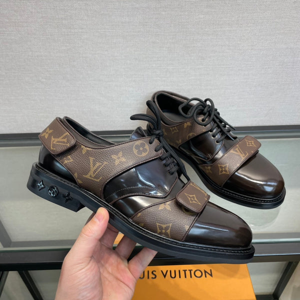 SCARPE LV DERBY HARNESS IN PELLE DI VITELLO MARRONE CIOCCOLATO