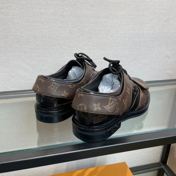 SCARPE LV DERBY HARNESS IN PELLE DI VITELLO MARRONE CIOCCOLATO