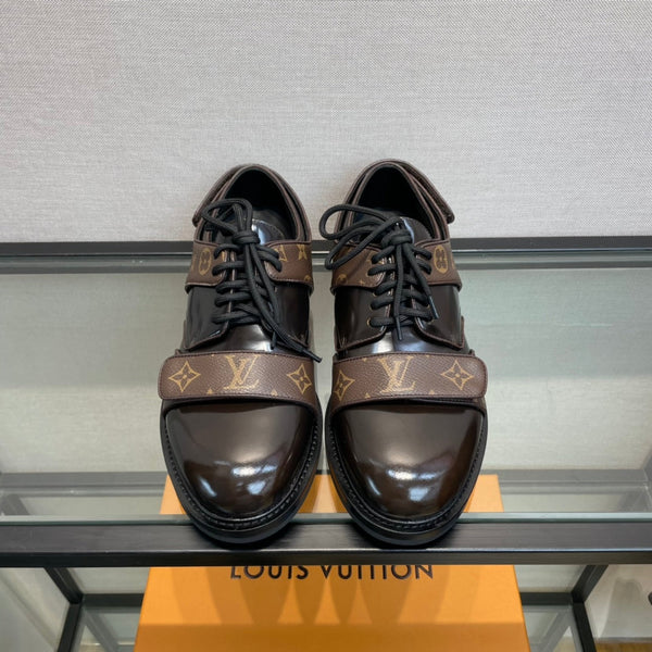 SCARPE LV DERBY HARNESS IN PELLE DI VITELLO MARRONE CIOCCOLATO