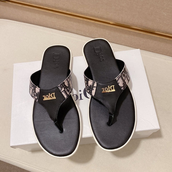 CD ALIAS THONG SANDAL BLACK CALFSKIN