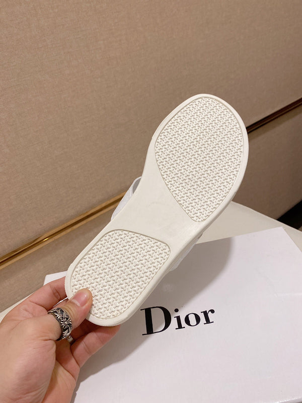 CD ALIAS THONG SANDAL WHITE CALFSKIN