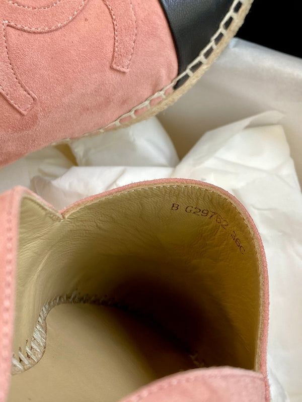 espadrillas in pelle scamosciata rosa e agnello nero