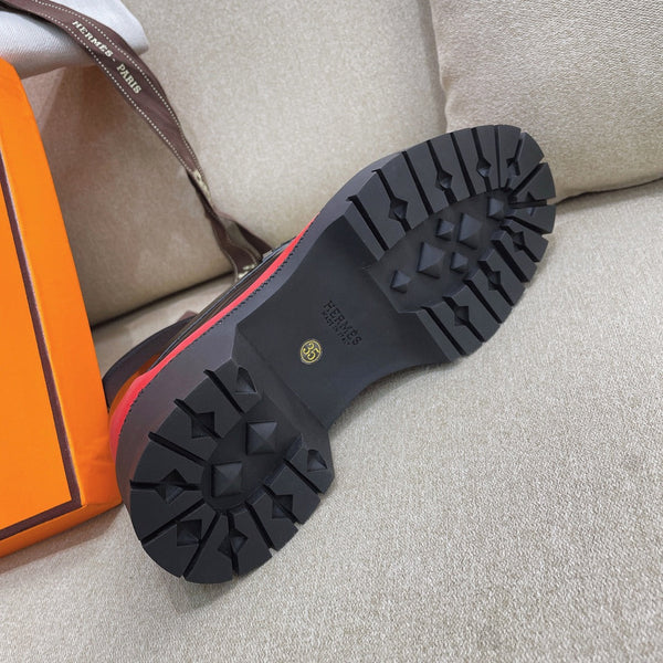 Stivaletto HM in pelle di vacchetta nera e rossa 348003