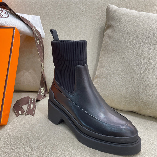 Stivaletto Chelsea HM in pelle di vacchetta nera 347998