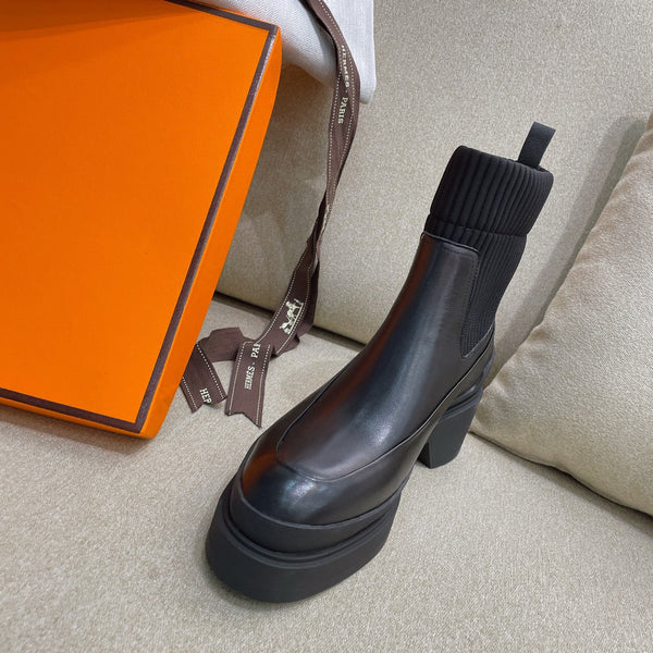 Stivaletto Chelsea HM in pelle di vacchetta nera 347998