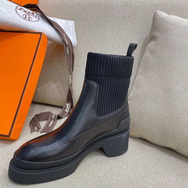 Stivaletto Chelsea HM in pelle di vacchetta nera 347998