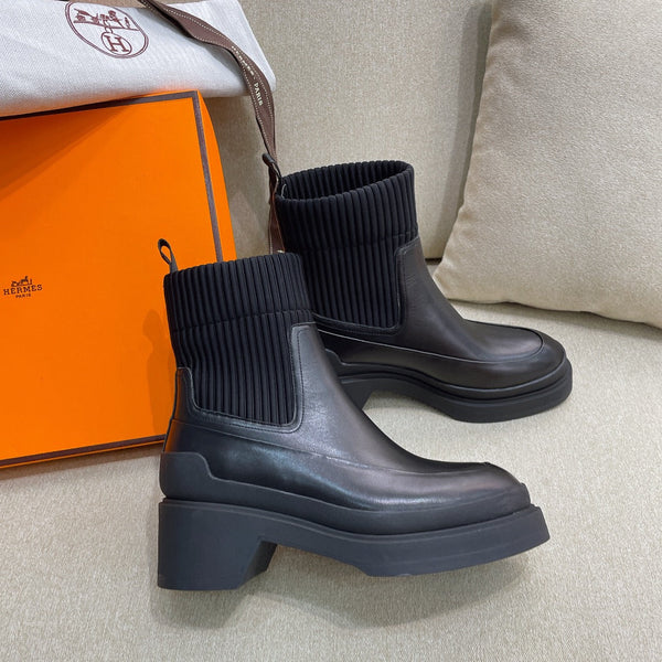 Stivaletto Chelsea HM in pelle di vacchetta nera 347998