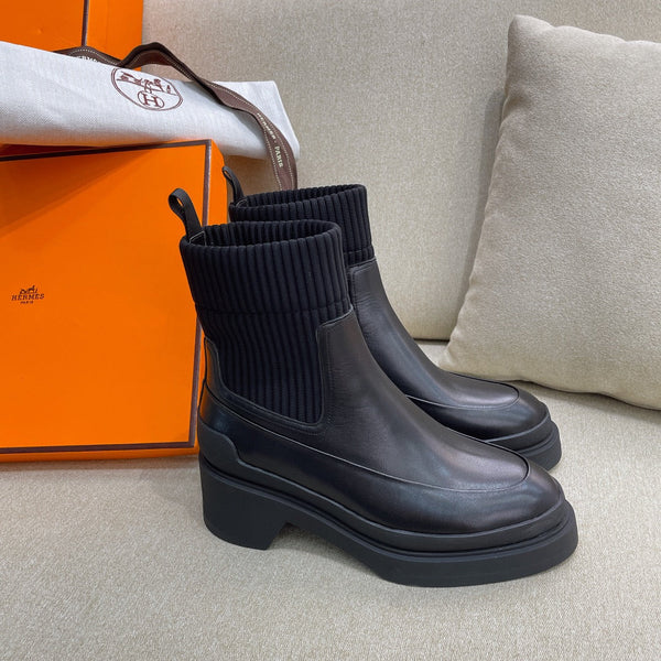 Stivaletto Chelsea HM in pelle di vacchetta nera 347998