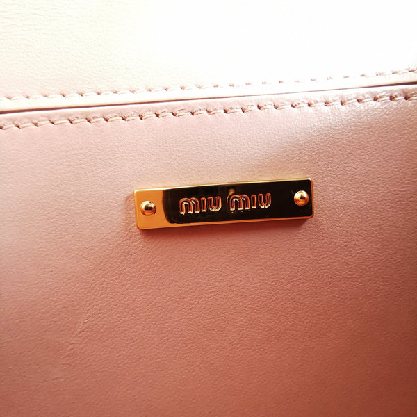 LADY 20 HANDBAG IN CROCODILE PATTERN PINK PASTEL CALFSKIN