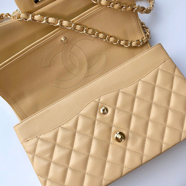 borsa a patta jumbo 30 in pelle di agnello beige chiaro, hardware dorato