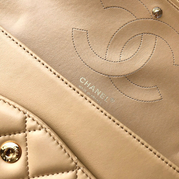 borsa a patta jumbo 30 in pelle di agnello beige chiaro, hardware dorato