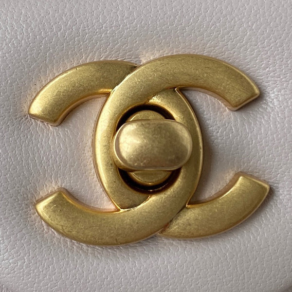 Classic Mini Flap Bag 17cm Pastel Pink Lambskin Gold Hardware