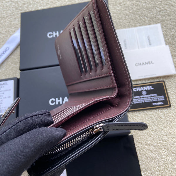 CC A48667 Zip Pocket Wallet Black Sheepskin Silver Steel 229764