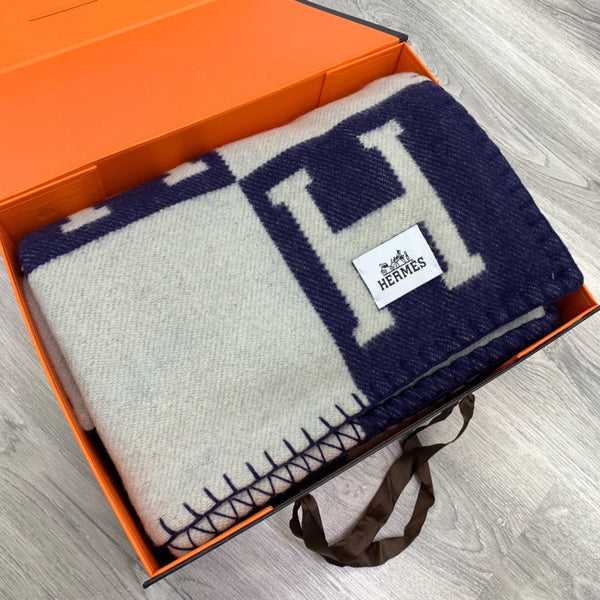 HM Avalon Throw Blanket Marine White Wool Cashmere