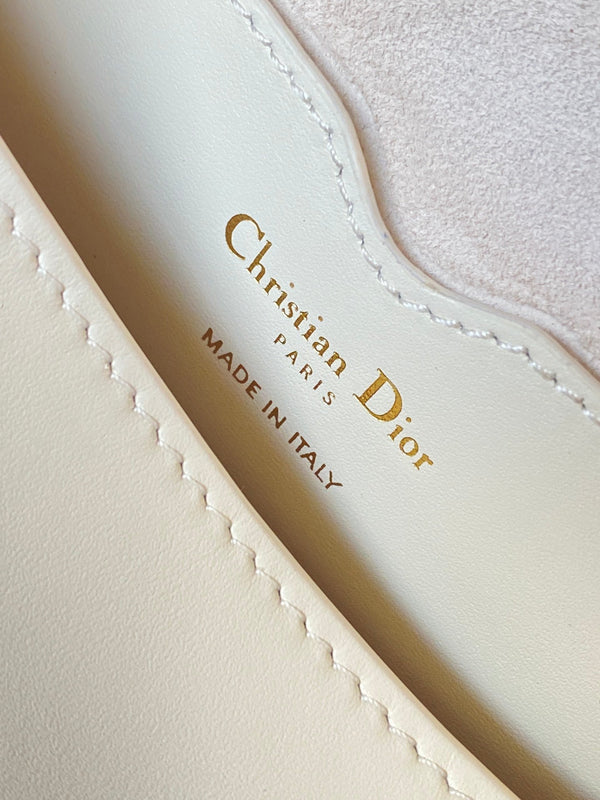 BORSA BOBBY EAST-WEST 22 IN PELLE DI VITELLO BIANCA