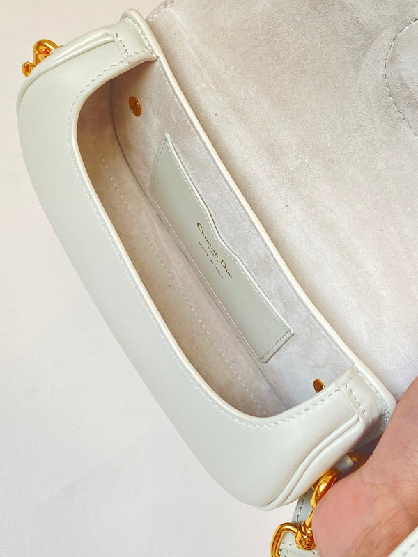 BORSA BOBBY EAST-WEST 22 IN PELLE DI VITELLO BIANCA