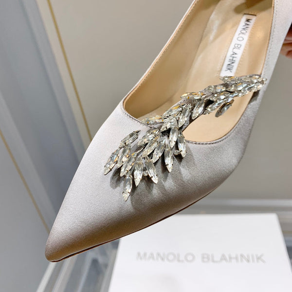 Manolo Wheat Ear Rhinestone High Heels Pumps Grey Silk Fabric 327447
