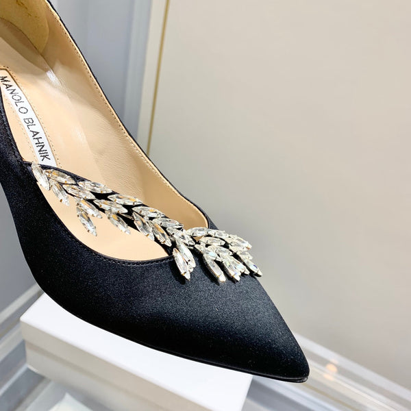 Manolo Wheat Ear Rhinestone High Heels Pumps Black Silk Fabric 327446