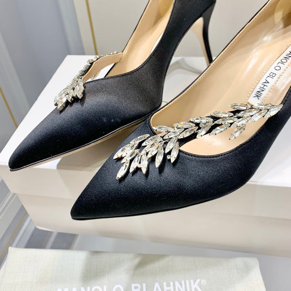 Manolo Wheat Ear Rhinestone High Heels Pumps Black Silk Fabric 327446