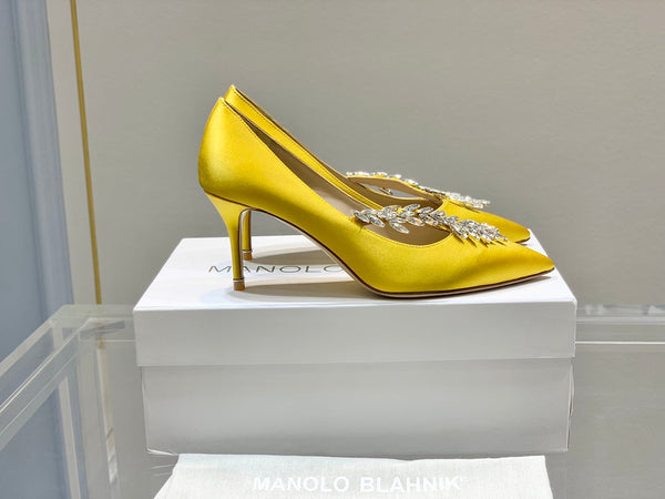 Manolo Wheat Ear Rhinestone High Heels Pumps Yellow Silk Fabric 327450