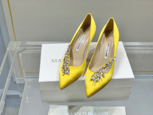 Manolo Wheat Ear Rhinestone High Heels Pumps Yellow Silk Fabric 327450