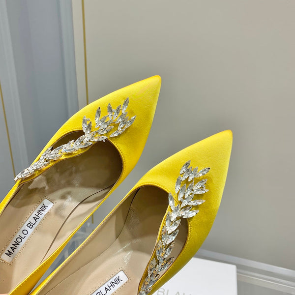 Manolo Wheat Ear Rhinestone High Heels Pumps Yellow Silk Fabric 327450