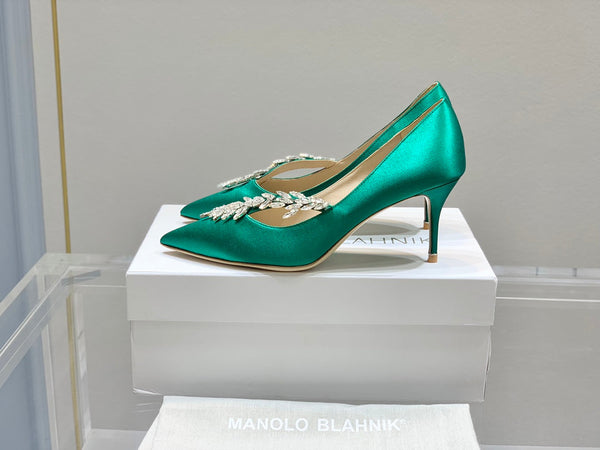 Manolo Wheat Ear Rhinestone Pumps Green Silk Fabric 327454