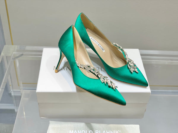 Manolo Wheat Ear Rhinestone Pumps Green Silk Fabric 327454