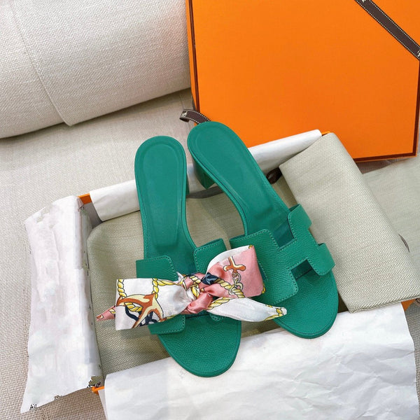 Sandalo Oasis in pelle di vitello Epsom blu petrolio