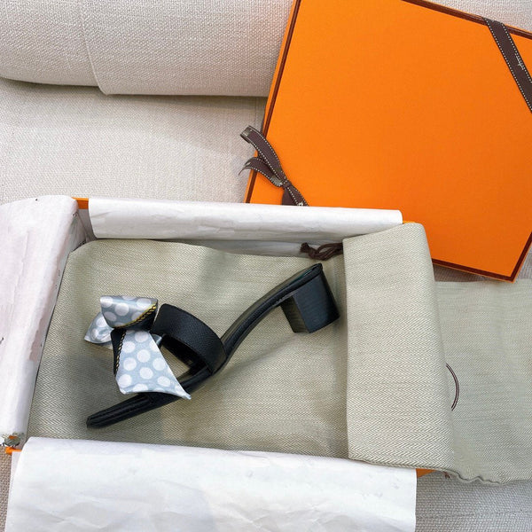 Sandalo Oasis in pelle di vitello Epsom nero